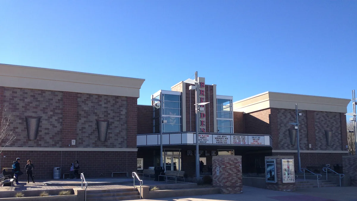 Brendan Theatre, Rifle