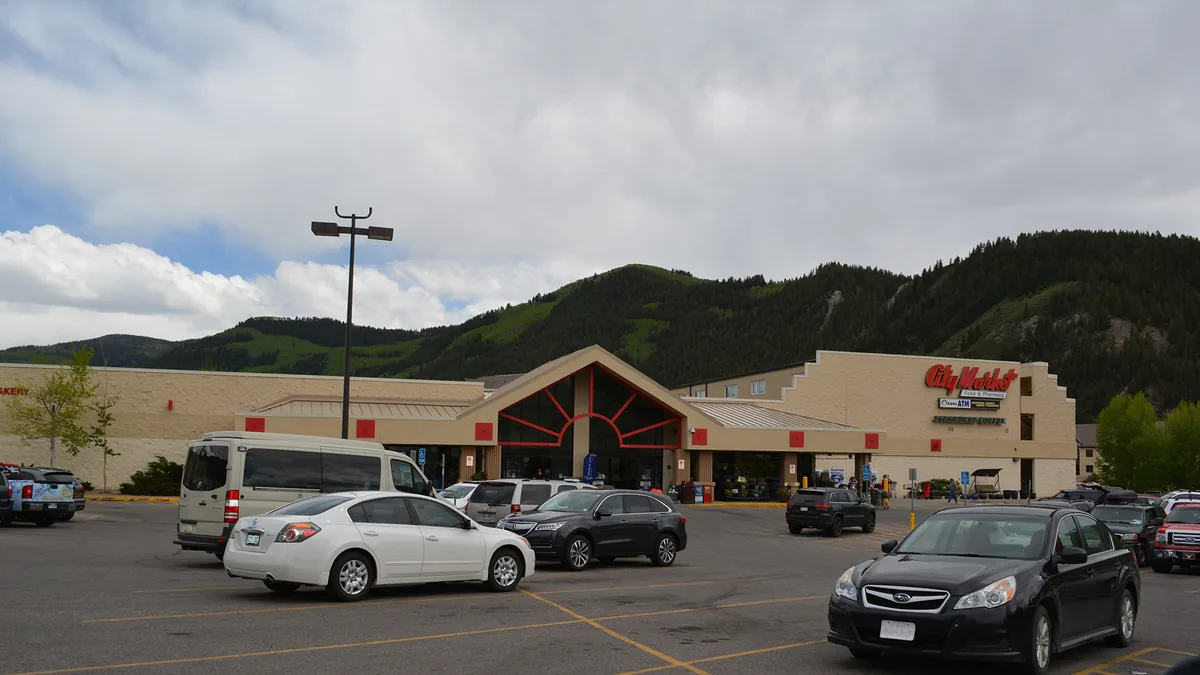 Grocery Store, Avon